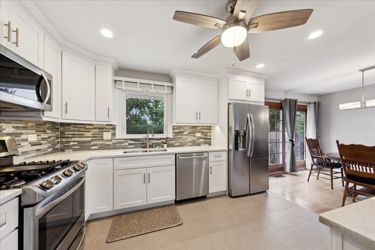 5518 Wilcox Avenue, Downers Grove, IL 60516