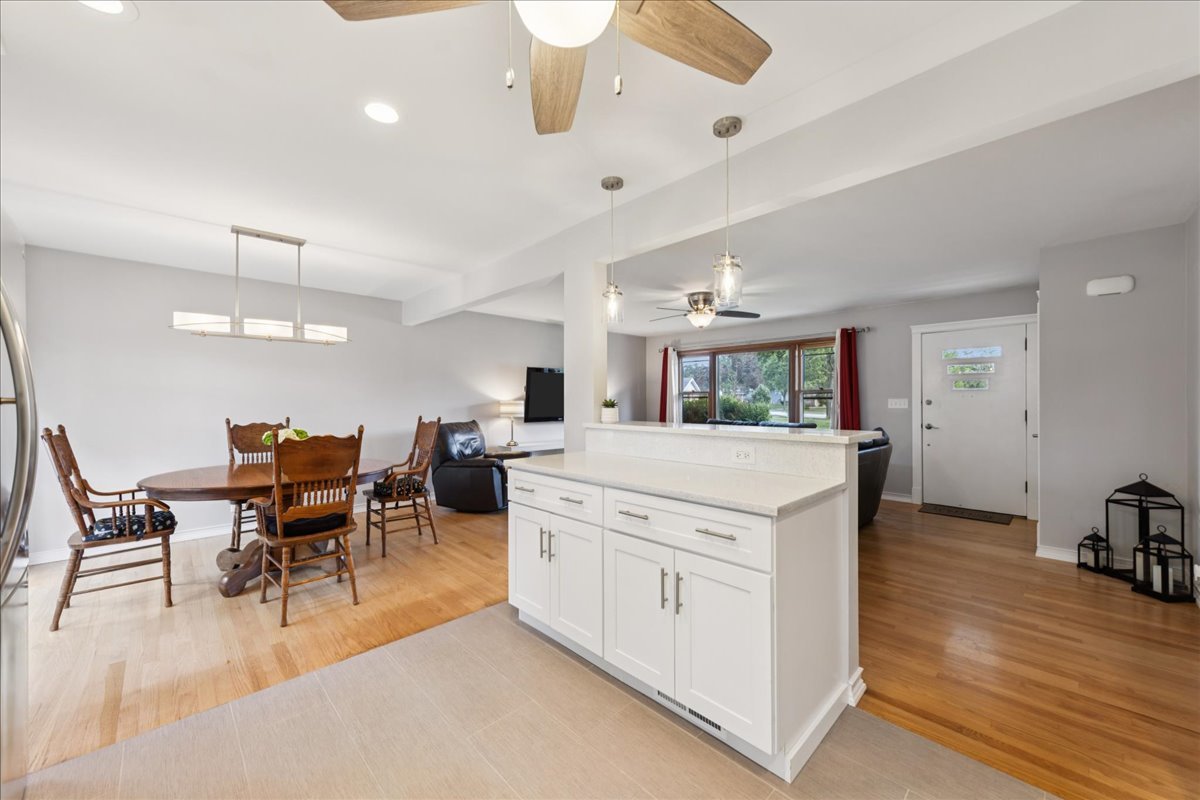 5518 Wilcox Avenue, Downers Grove, IL 60516