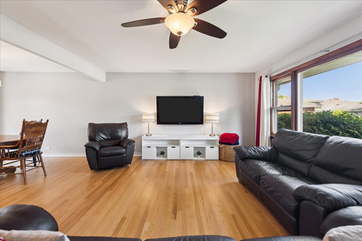 5518 Wilcox Avenue, Downers Grove, IL 60516