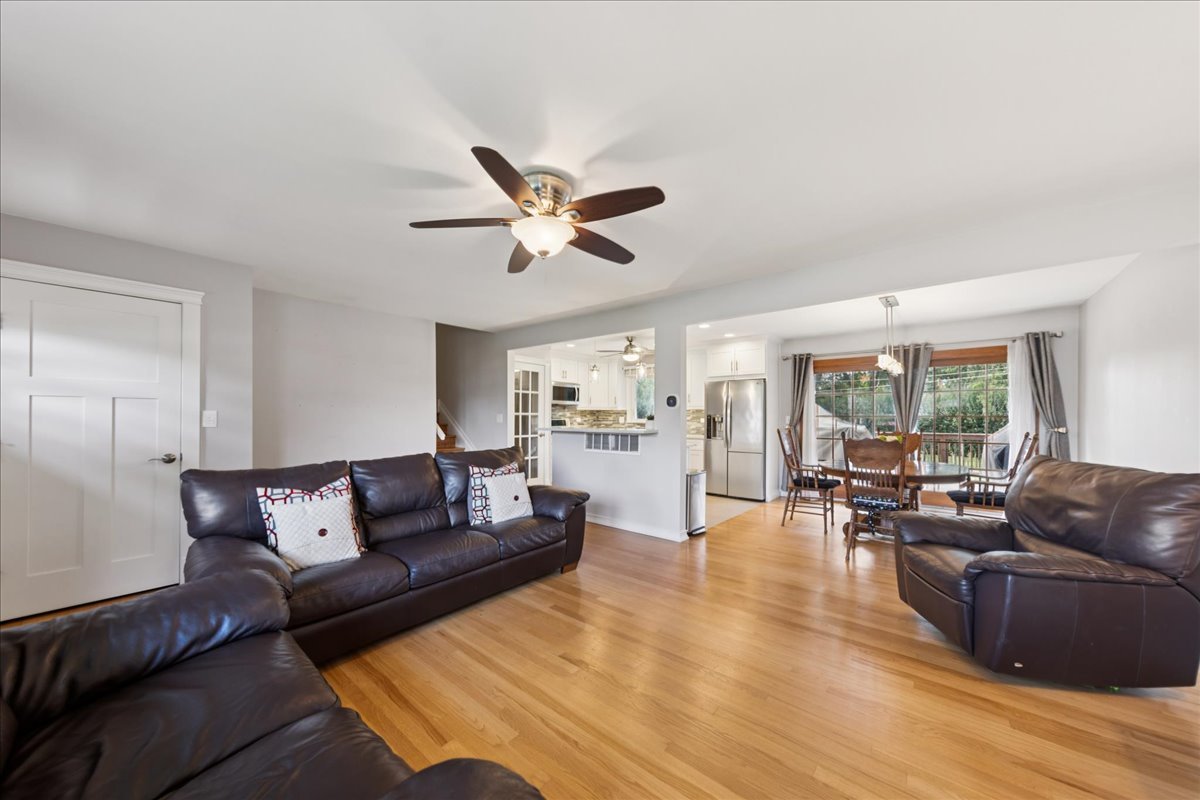 5518 Wilcox Avenue, Downers Grove, IL 60516