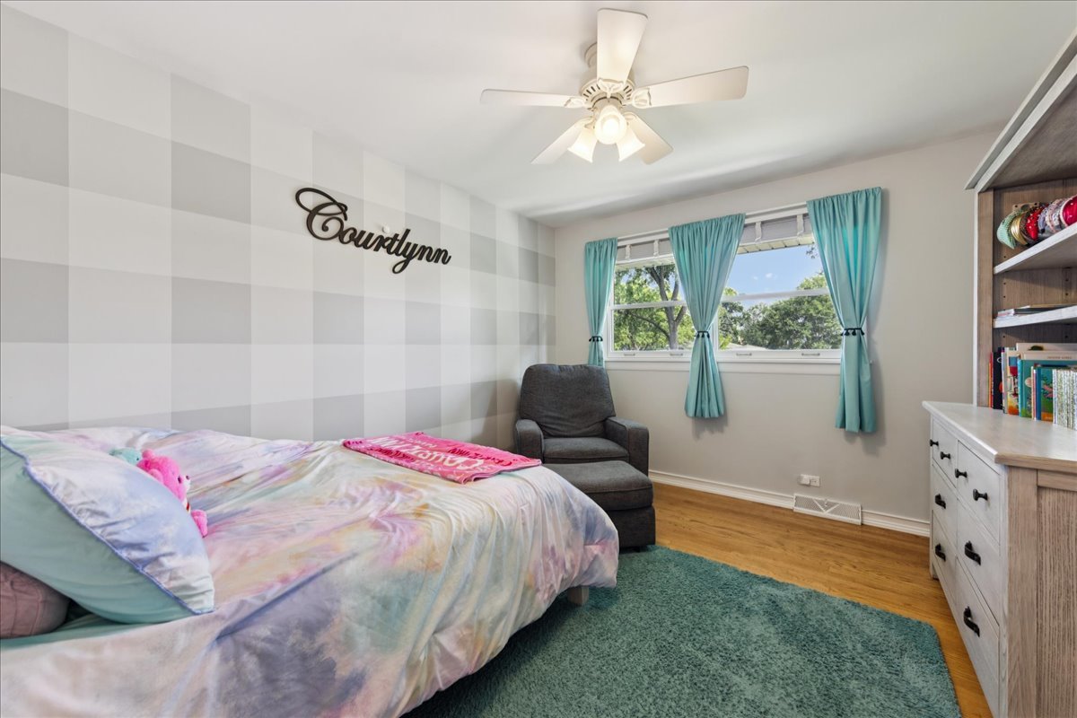 5518 Wilcox Avenue, Downers Grove, IL 60516