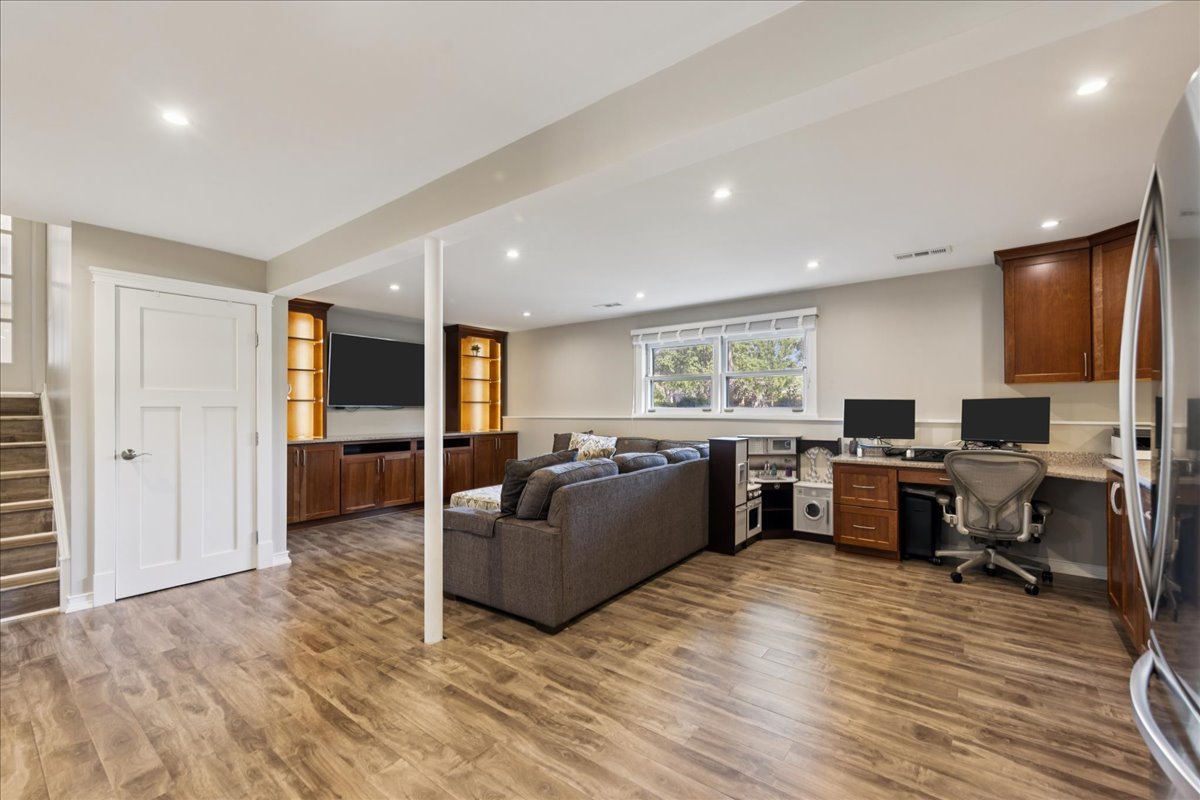 5518 Wilcox Avenue, Downers Grove, IL 60516