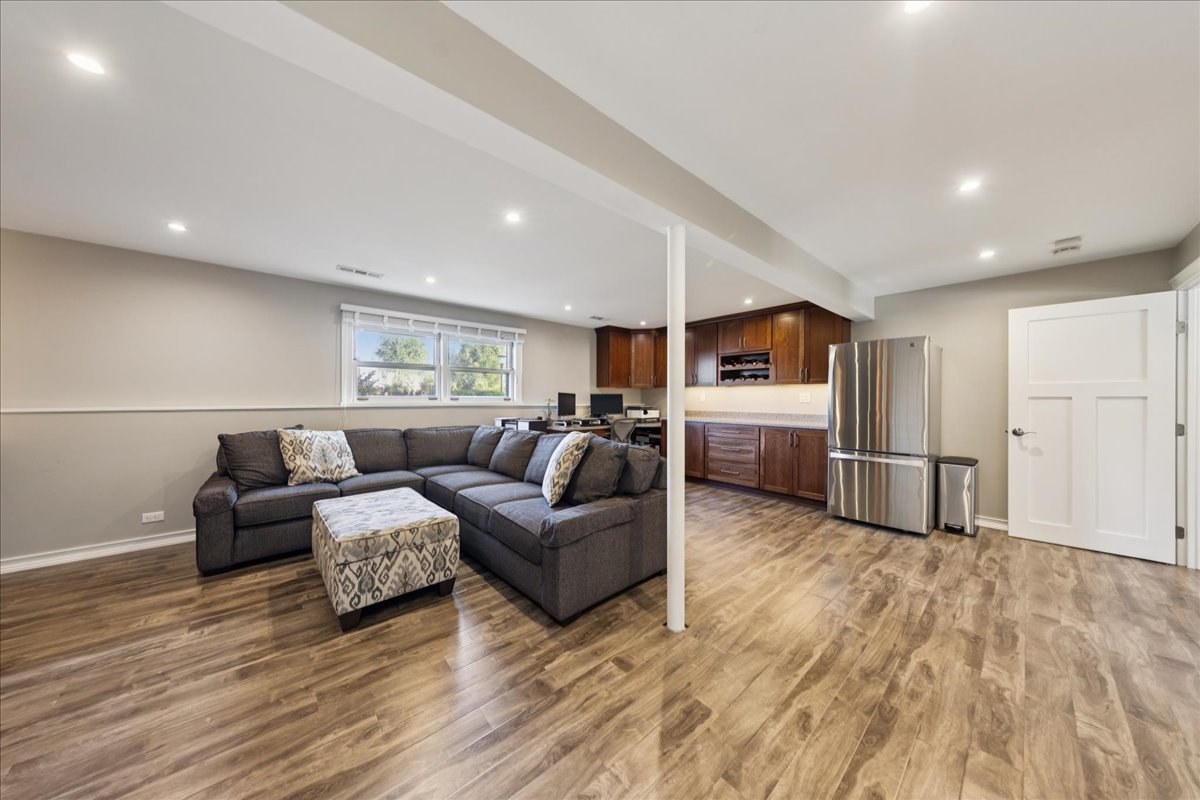 5518 Wilcox Avenue, Downers Grove, IL 60516