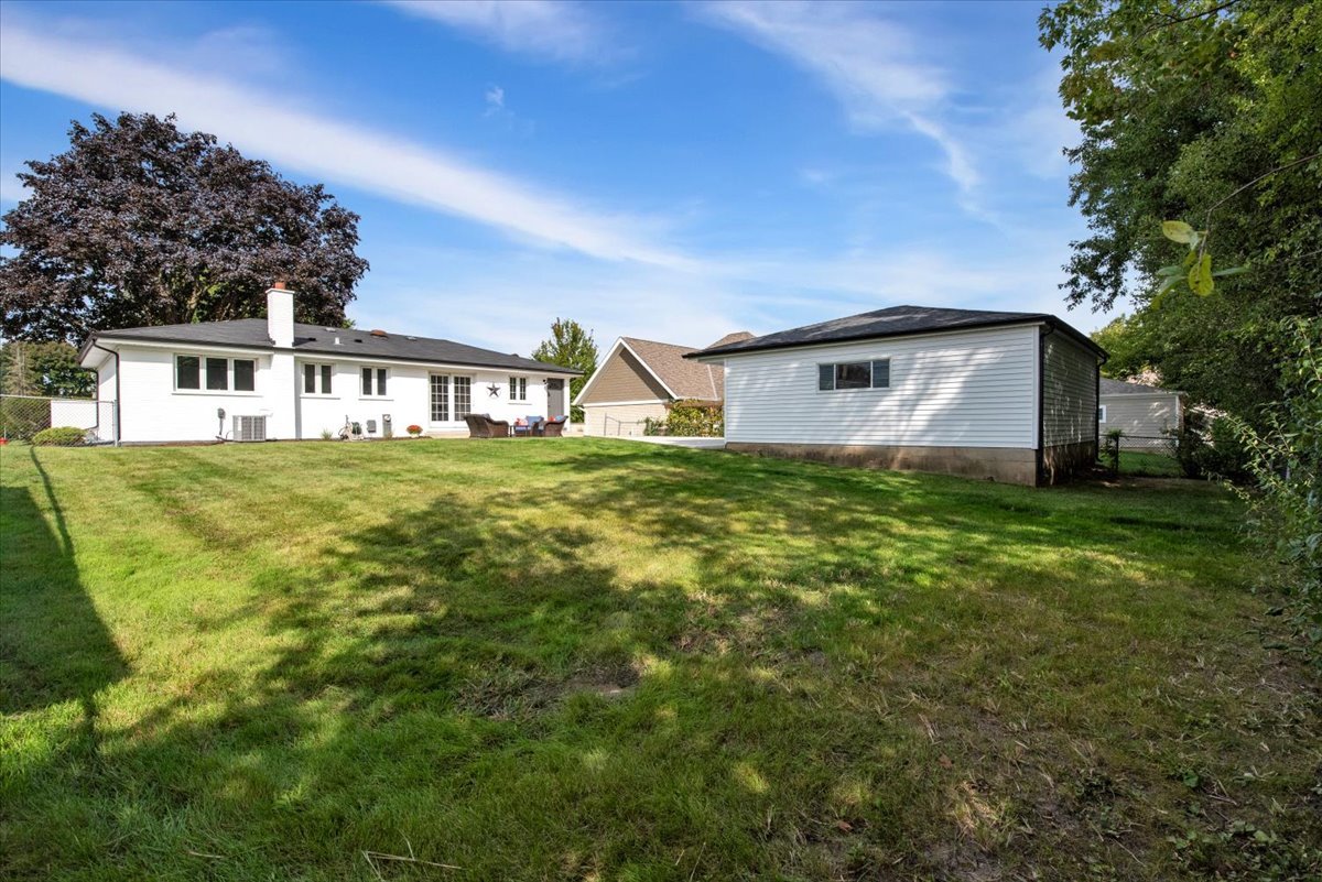 223 Gareth Lane, Schaumburg, IL 60193