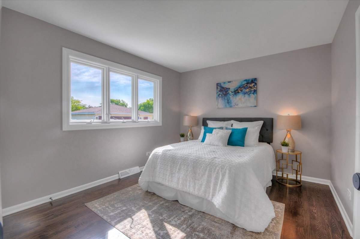 223 Gareth Lane, Schaumburg, IL 60193