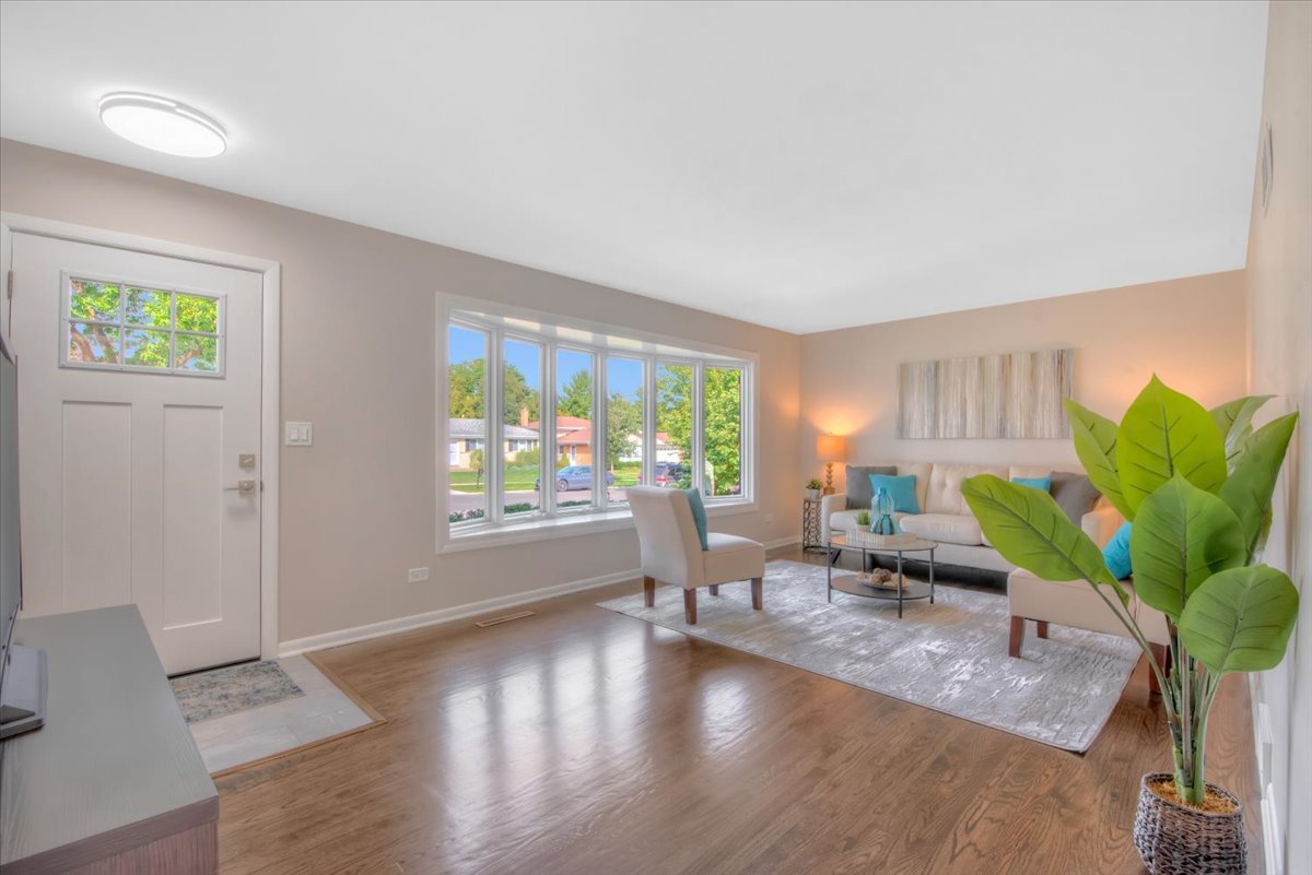 223 Gareth Lane, Schaumburg, IL 60193