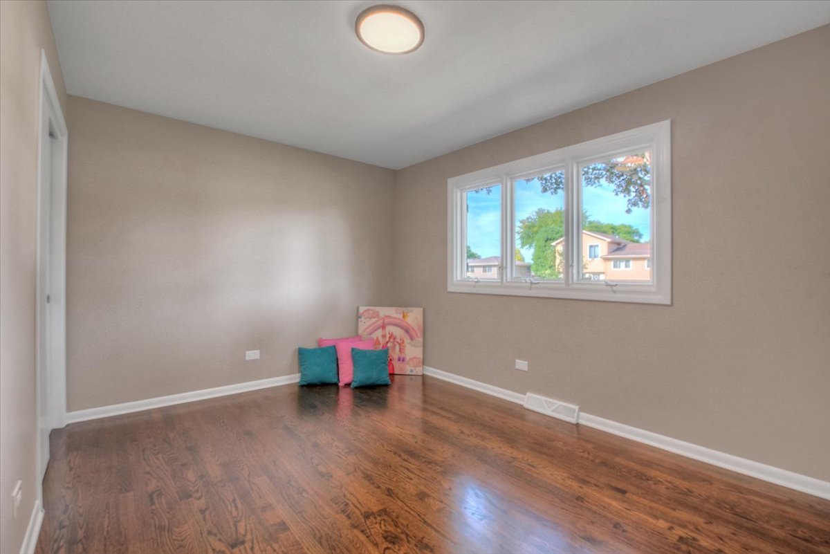 223 Gareth Lane, Schaumburg, IL 60193