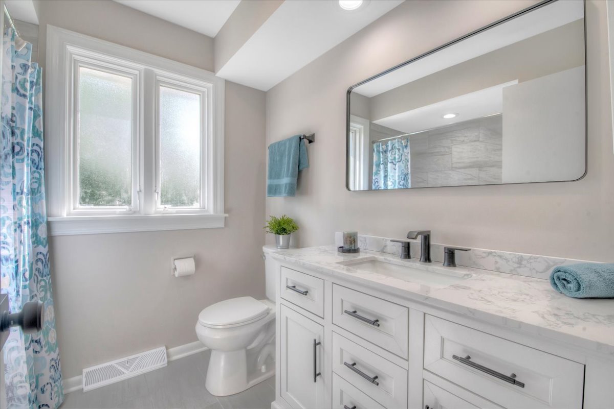 223 Gareth Lane, Schaumburg, IL 60193