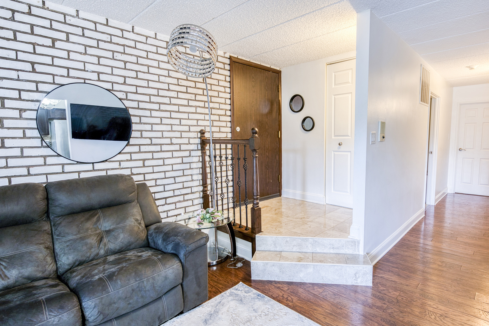 47 W Pier Drive #102, Westmont, IL 60559