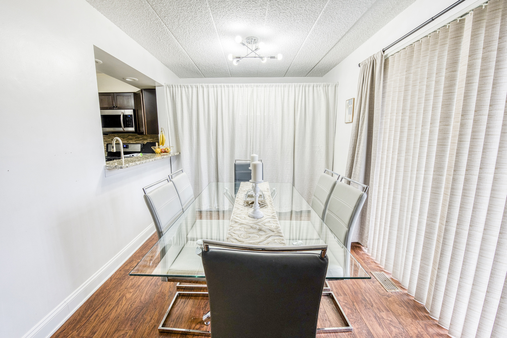 47 W Pier Drive #102, Westmont, IL 60559