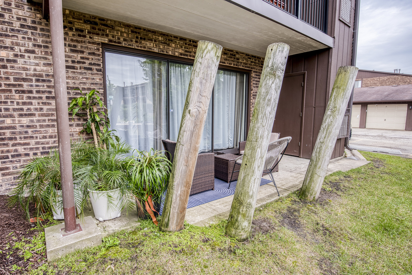 47 W Pier Drive #102, Westmont, IL 60559
