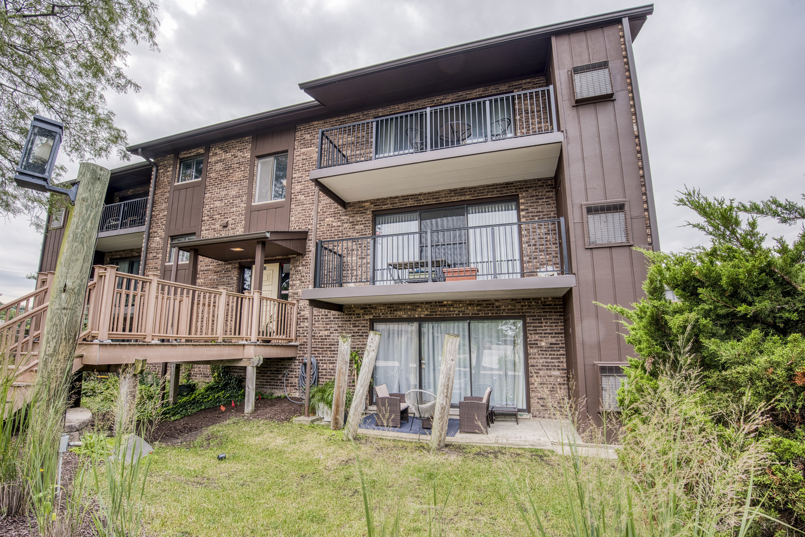 47 W Pier Drive #102, Westmont, IL 60559