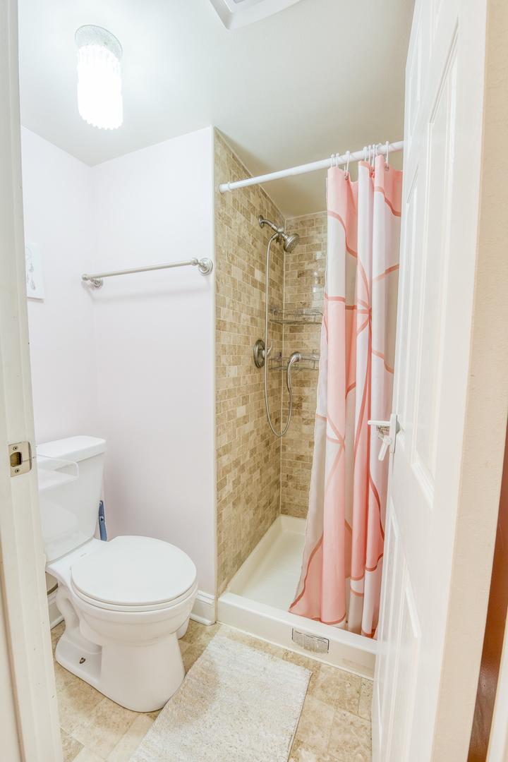 47 W Pier Drive #102, Westmont, IL 60559