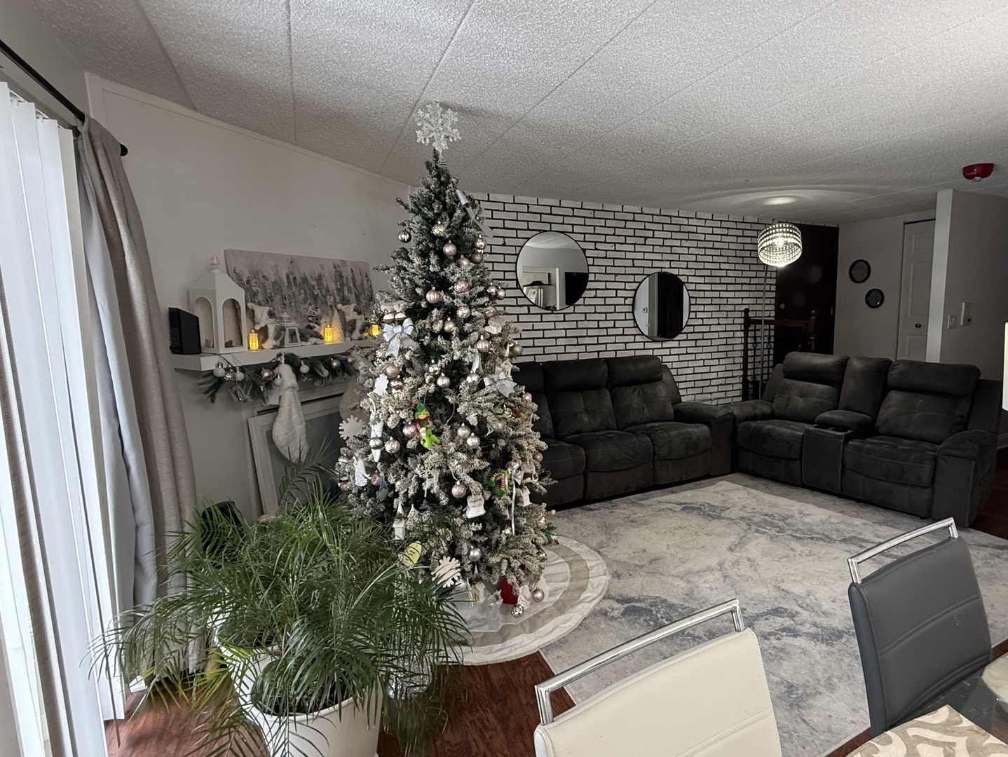 47 W Pier Drive #102, Westmont, IL 60559