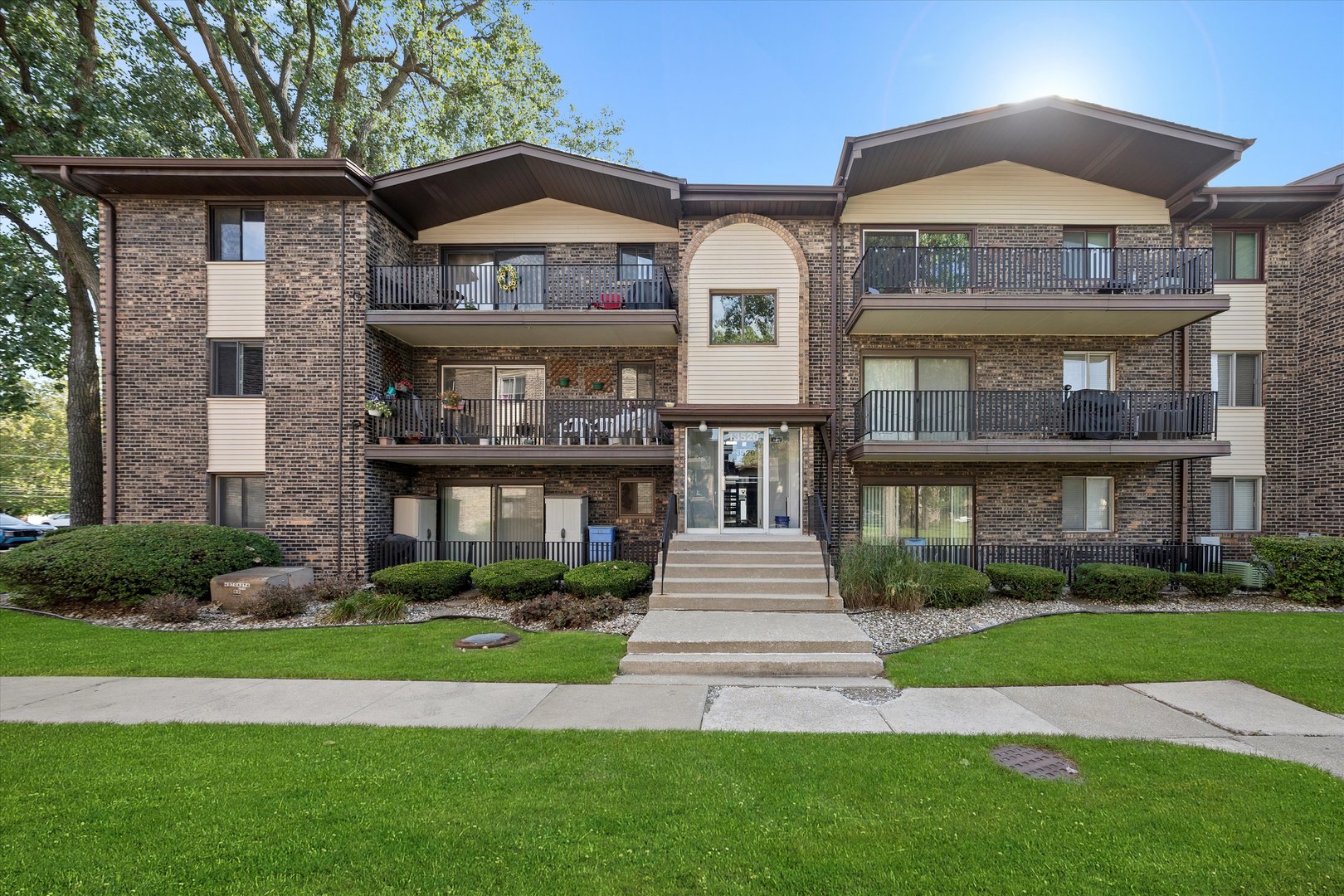 13520 LAWLER Avenue #42, Crestwood, IL 60418