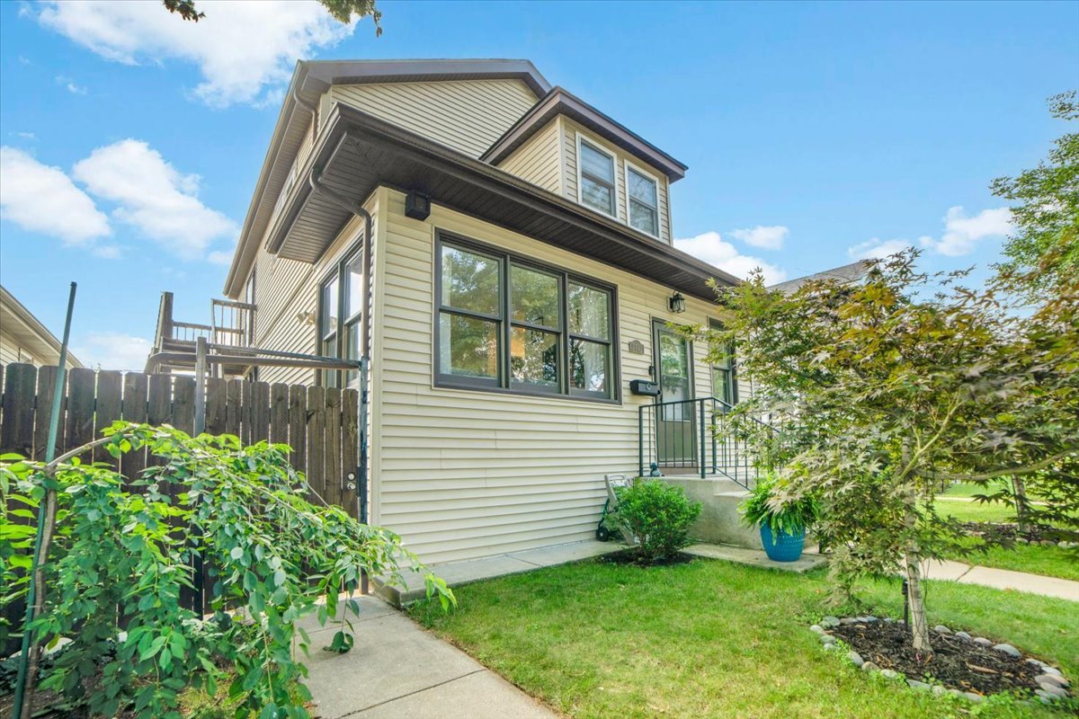 2142 N 73rd Court, Elmwood Park, IL 60707