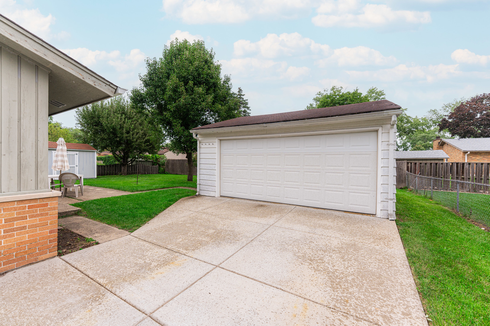 679 W Elk Grove Boulevard, Elk Grove Village, IL 60007