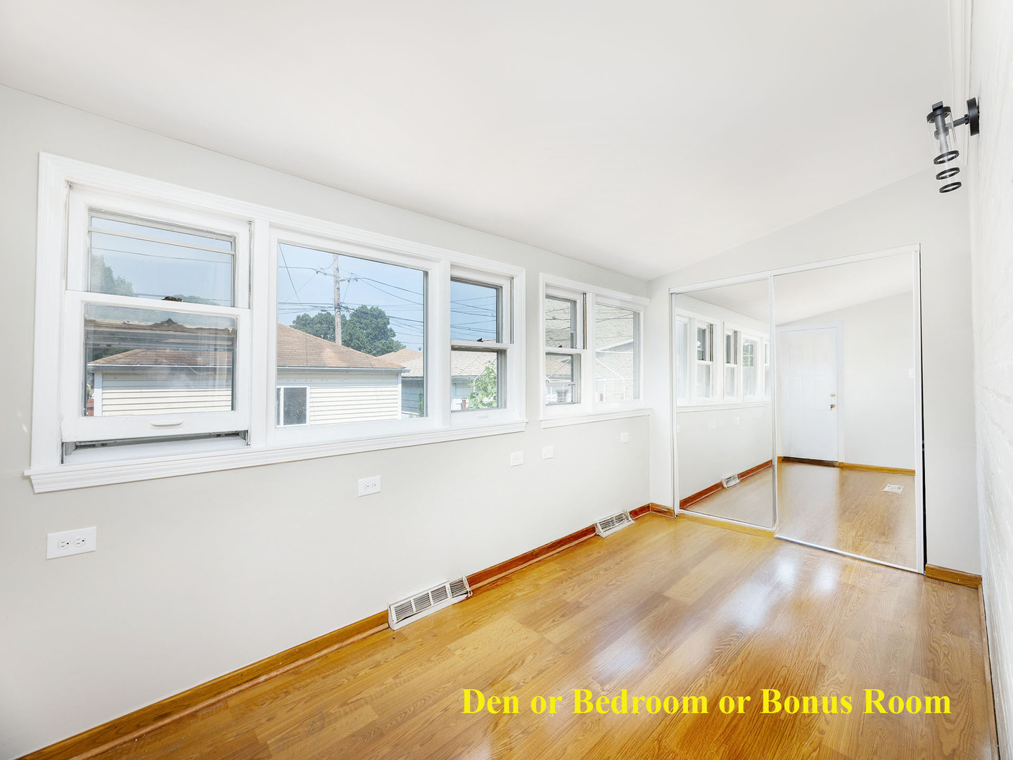 5522 N Long Avenue, Chicago, IL 60630