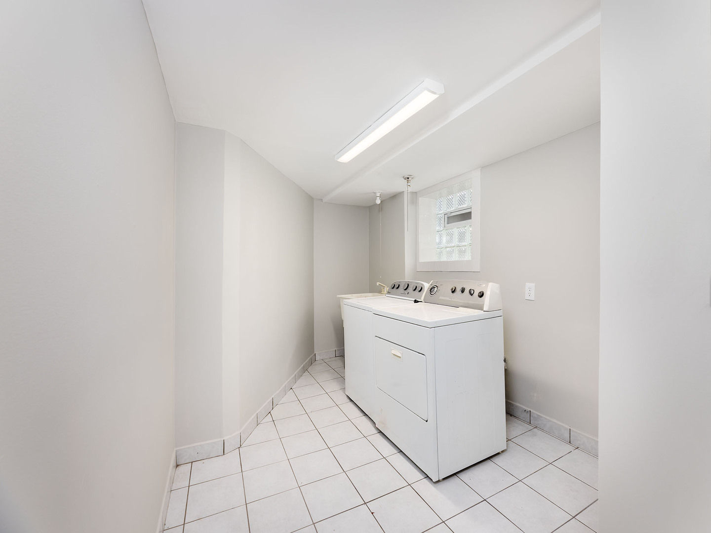 5522 N Long Avenue, Chicago, IL 60630