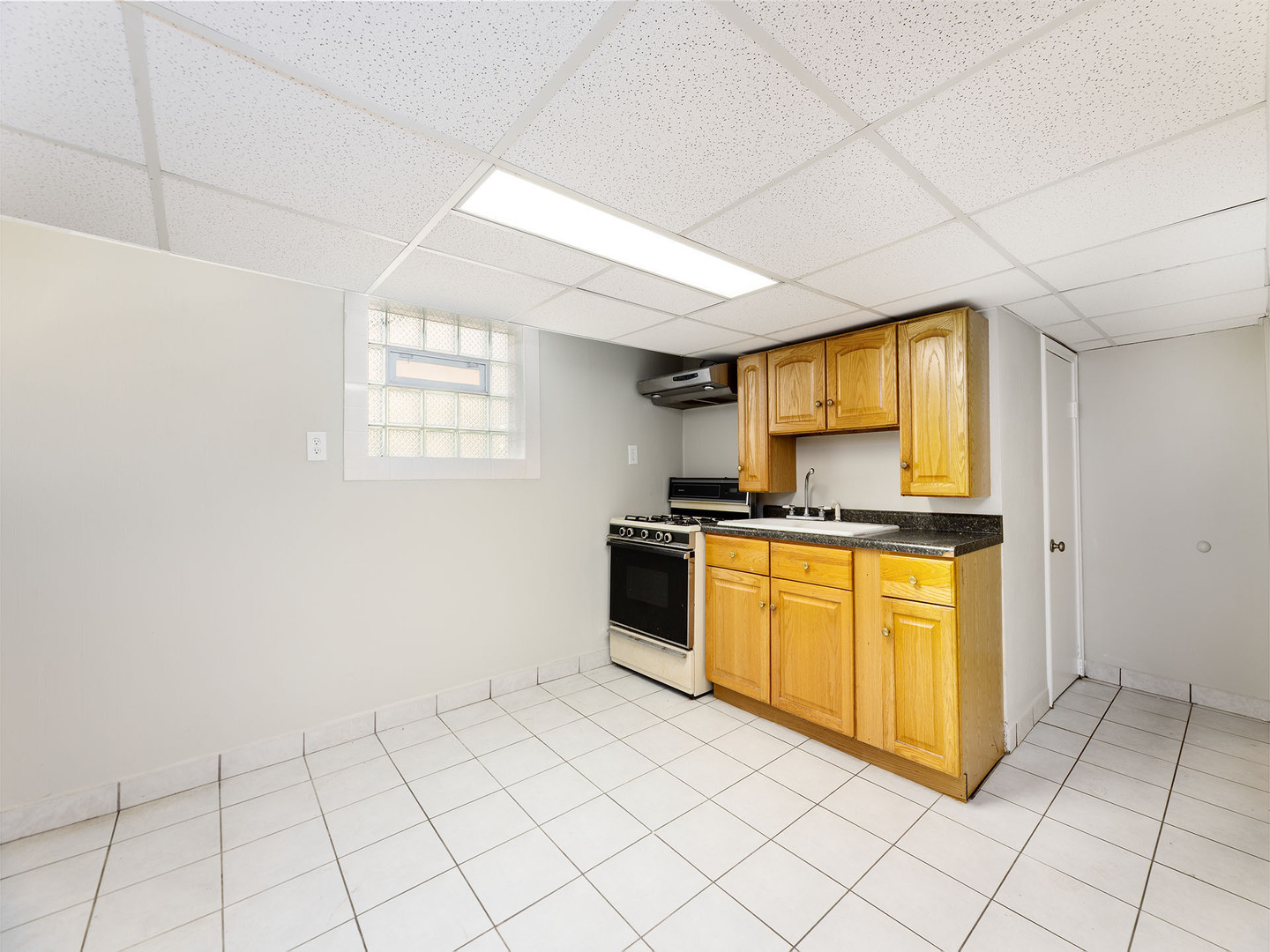 5522 N Long Avenue, Chicago, IL 60630