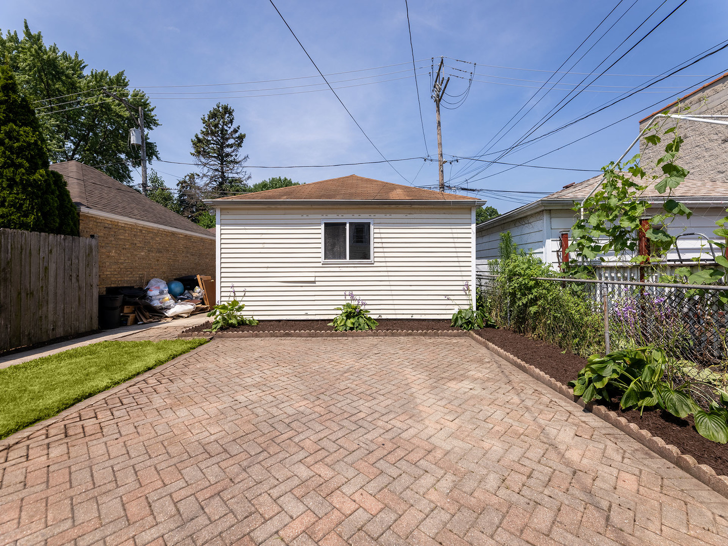 5522 N Long Avenue, Chicago, IL 60630
