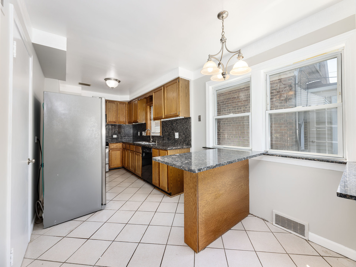5522 N Long Avenue, Chicago, IL 60630