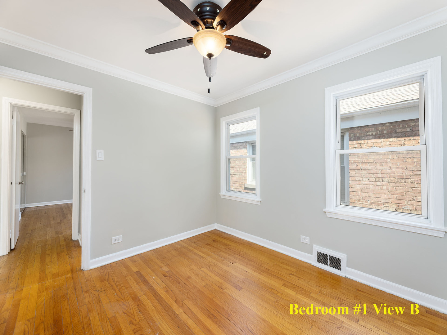 5522 N Long Avenue, Chicago, IL 60630