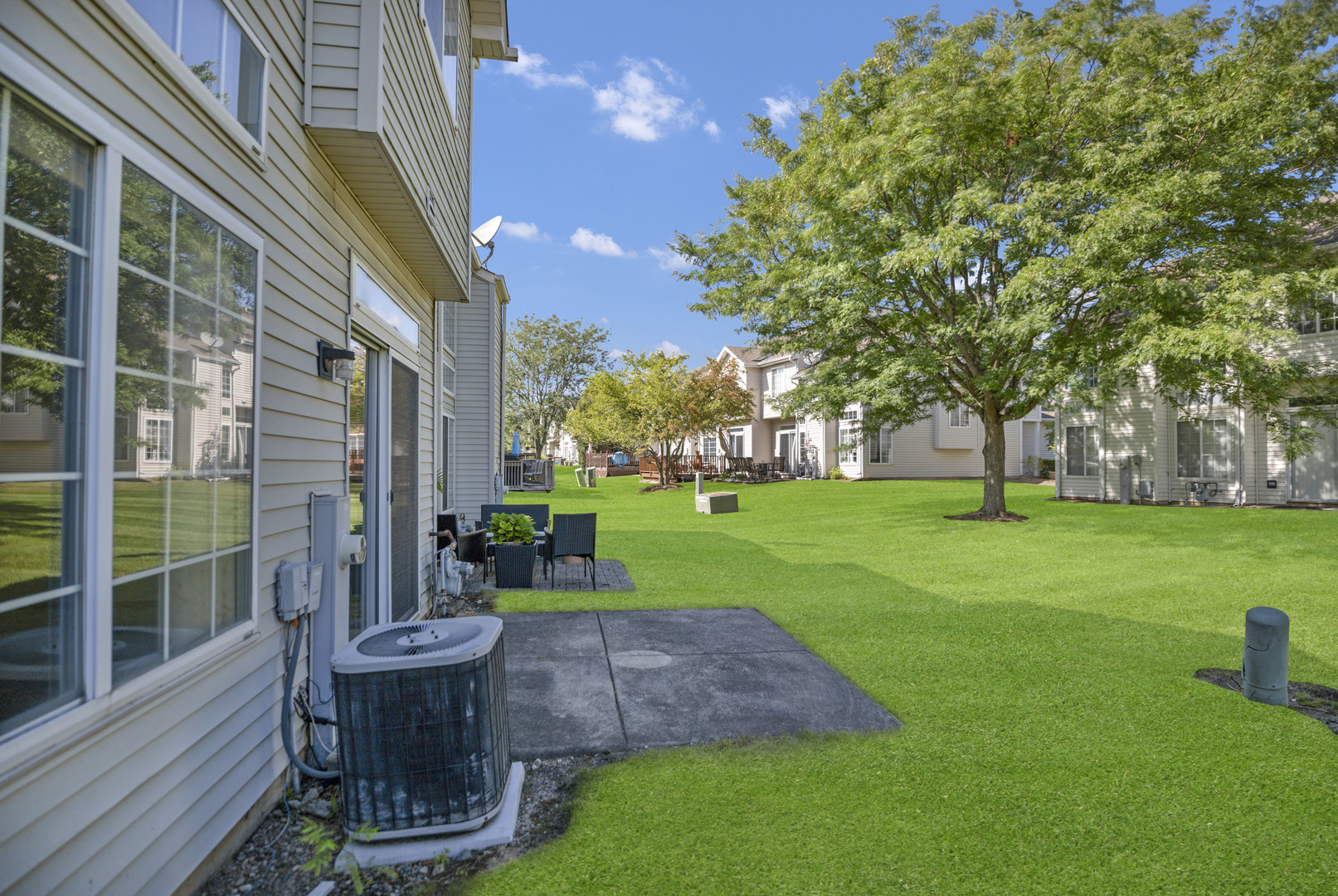 951 Viewpoint Drive #951, Lake In The Hills, IL 60156