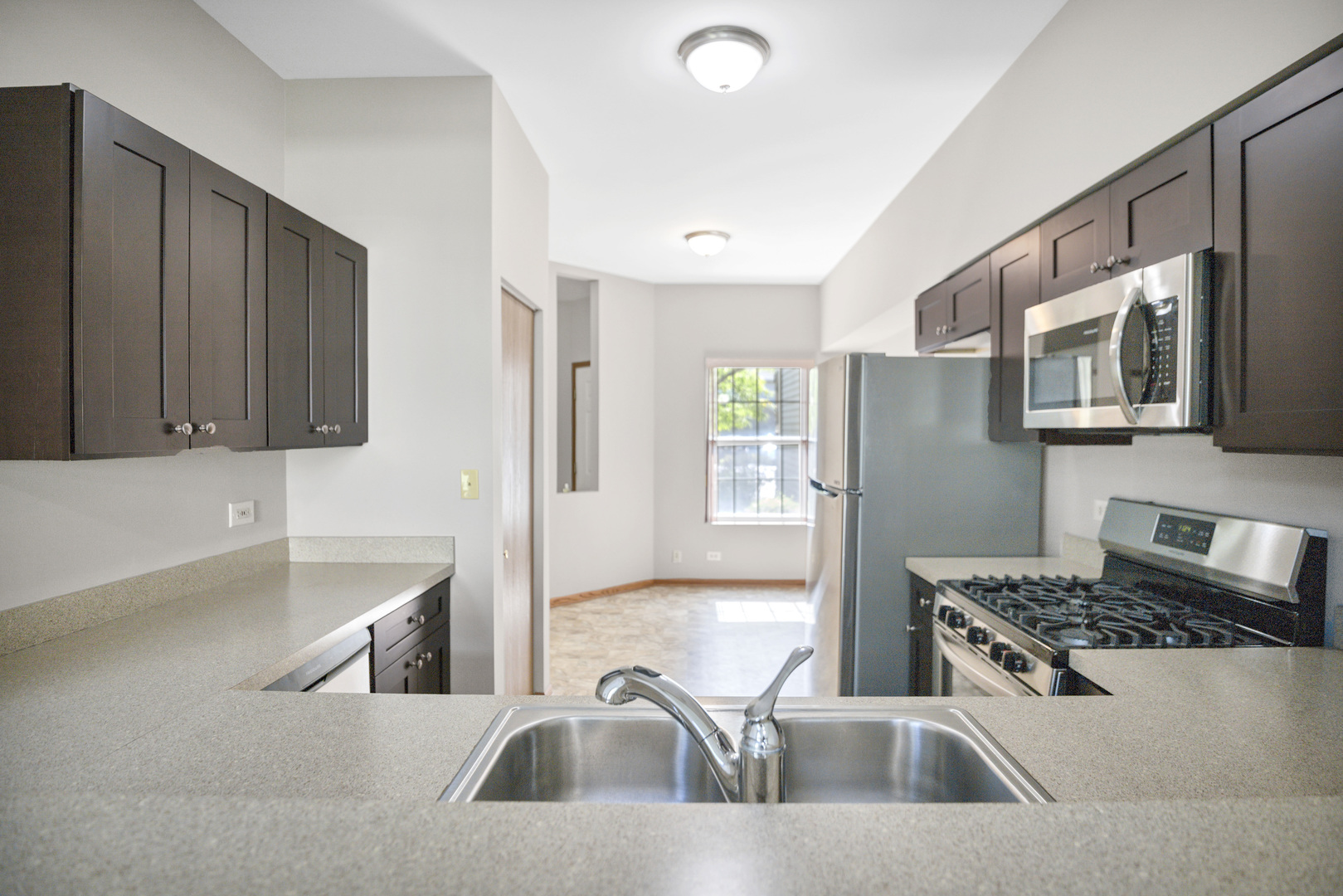 951 Viewpoint Drive #951, Lake In The Hills, IL 60156