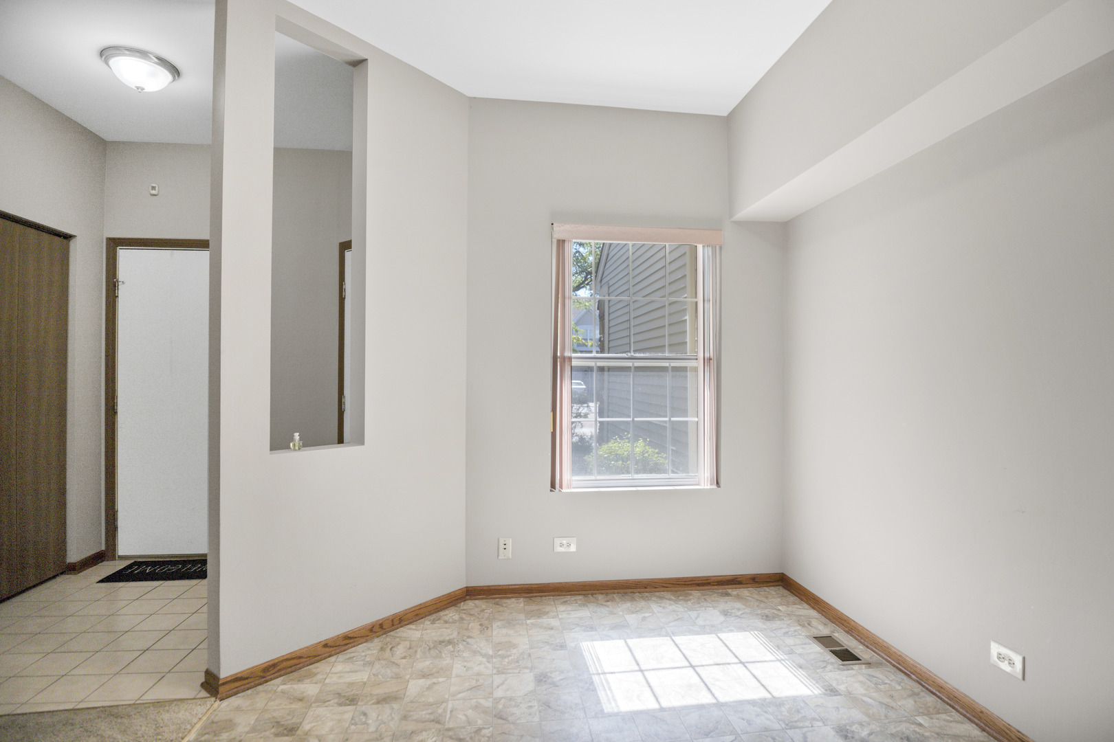 951 Viewpoint Drive #951, Lake In The Hills, IL 60156