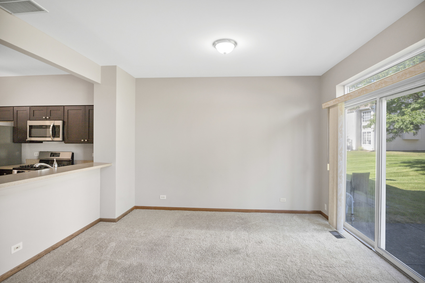 951 Viewpoint Drive #951, Lake In The Hills, IL 60156
