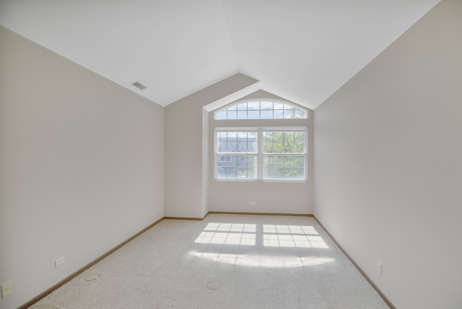 951 Viewpoint Drive #951, Lake In The Hills, IL 60156