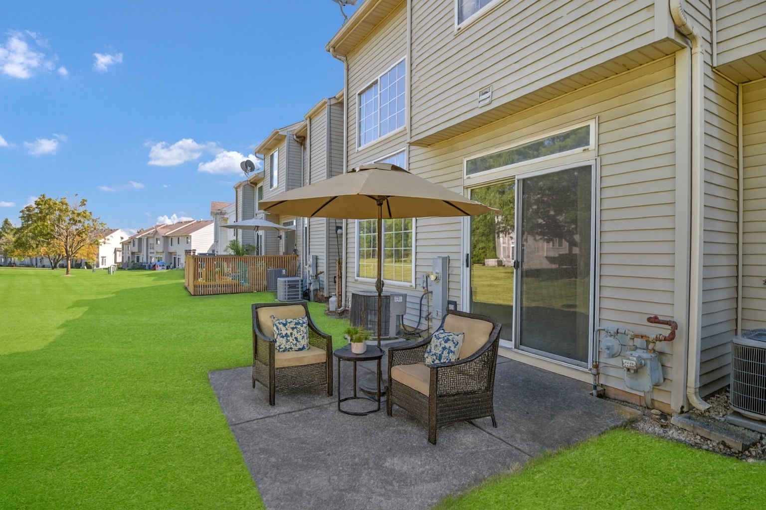 951 Viewpoint Drive #951, Lake In The Hills, IL 60156
