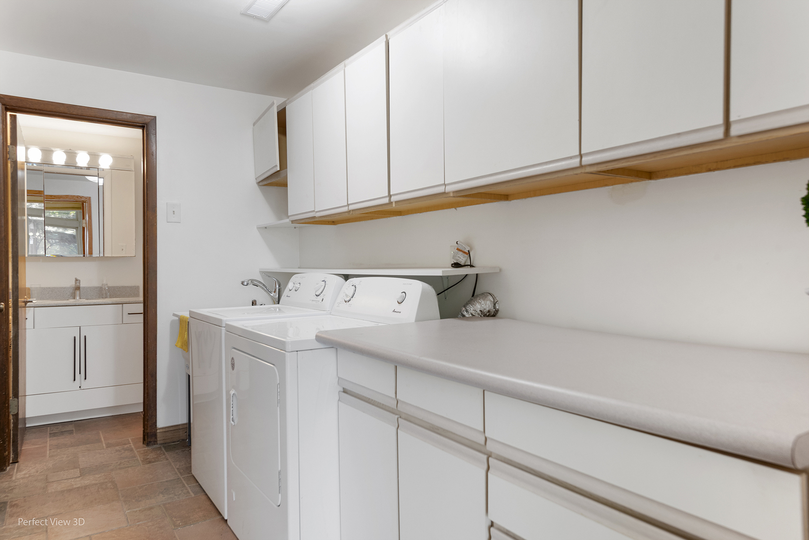 10562 S 84th Avenue, Palos Hills, IL 60465