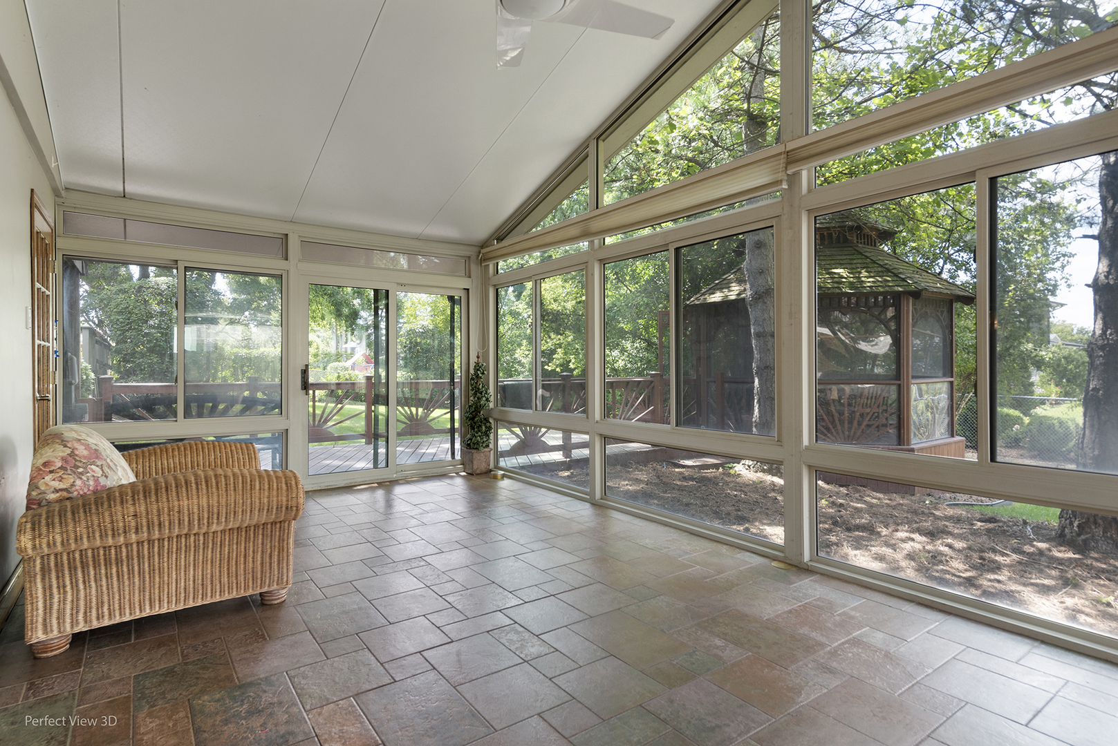 10562 S 84th Avenue, Palos Hills, IL 60465