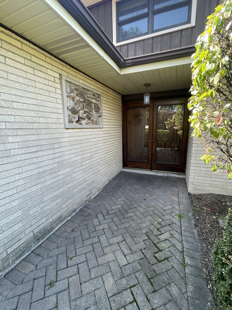 10562 S 84th Avenue, Palos Hills, IL 60465