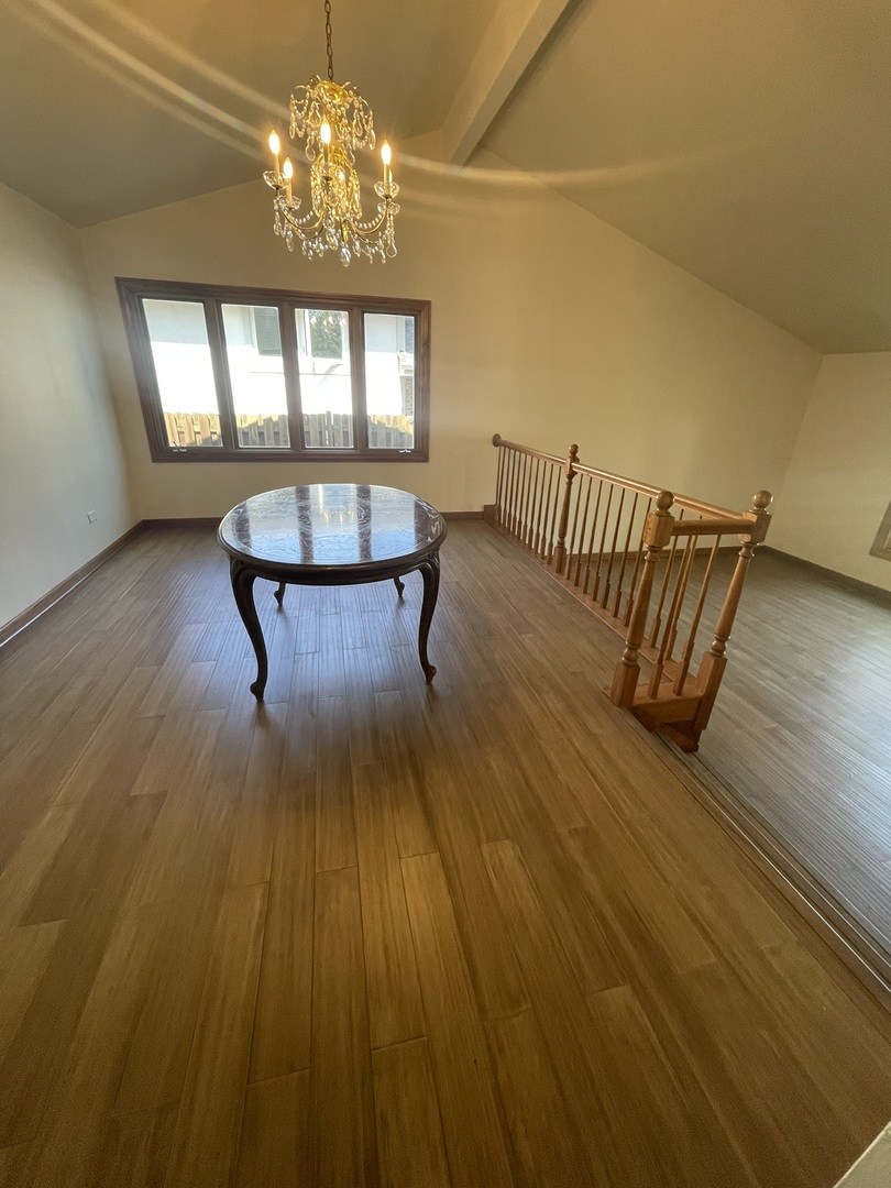 10562 S 84th Avenue, Palos Hills, IL 60465
