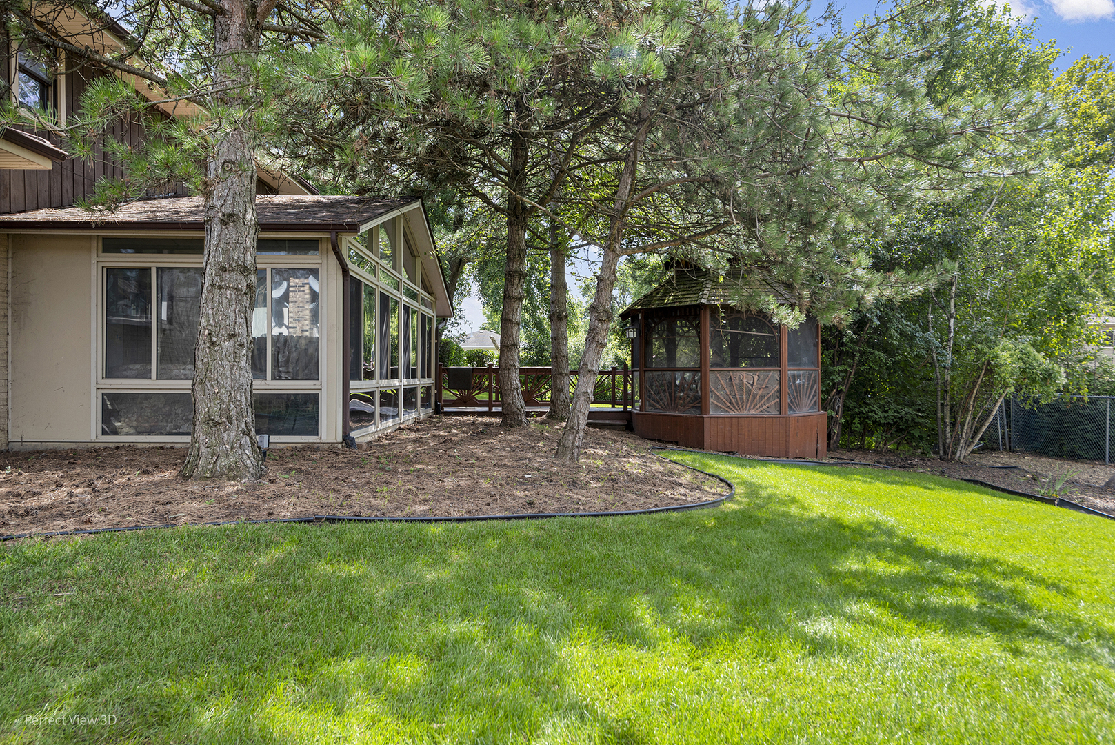 10562 S 84th Avenue, Palos Hills, IL 60465