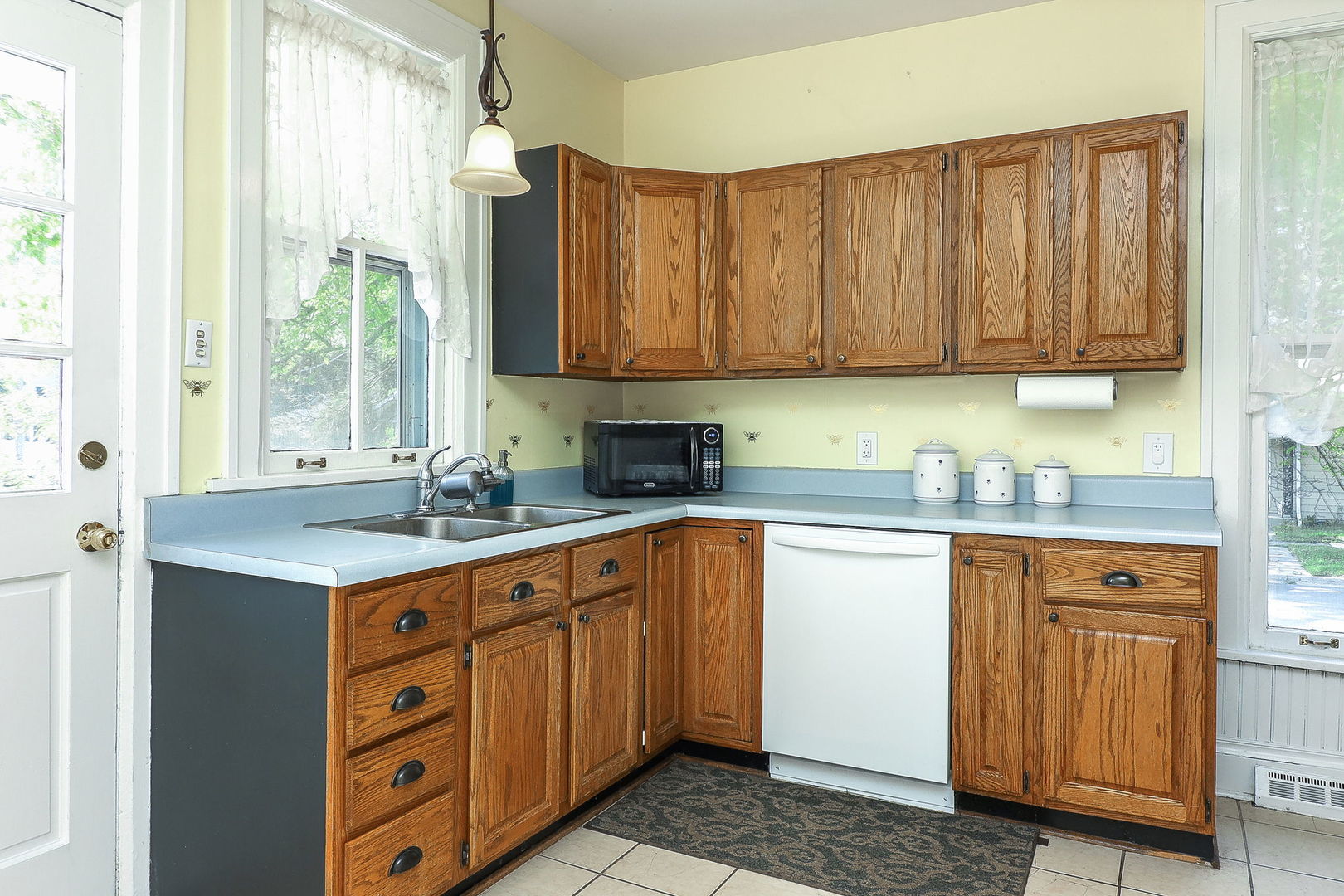 130 Sophia Street, West Chicago, IL 60185