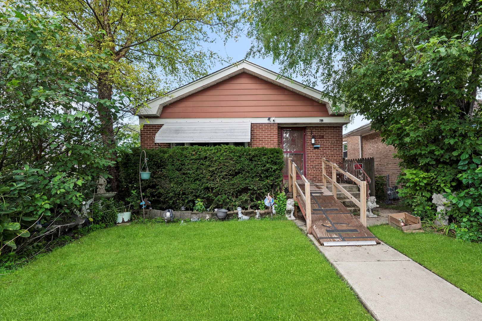 13811 S Stewart Avenue, Riverdale, IL 60827