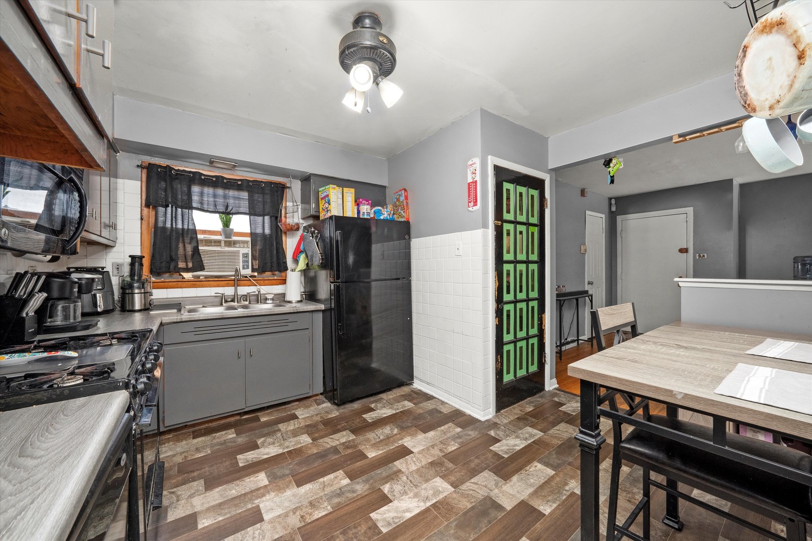 13811 S Stewart Avenue, Riverdale, IL 60827