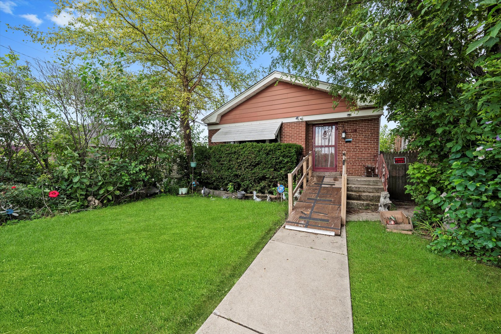 13811 S Stewart Avenue, Riverdale, IL 60827