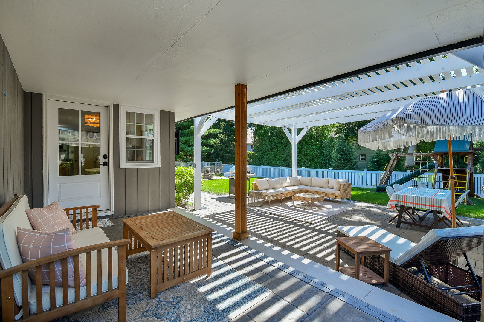 1112 CANDLENUT Drive, Naperville, IL 60540