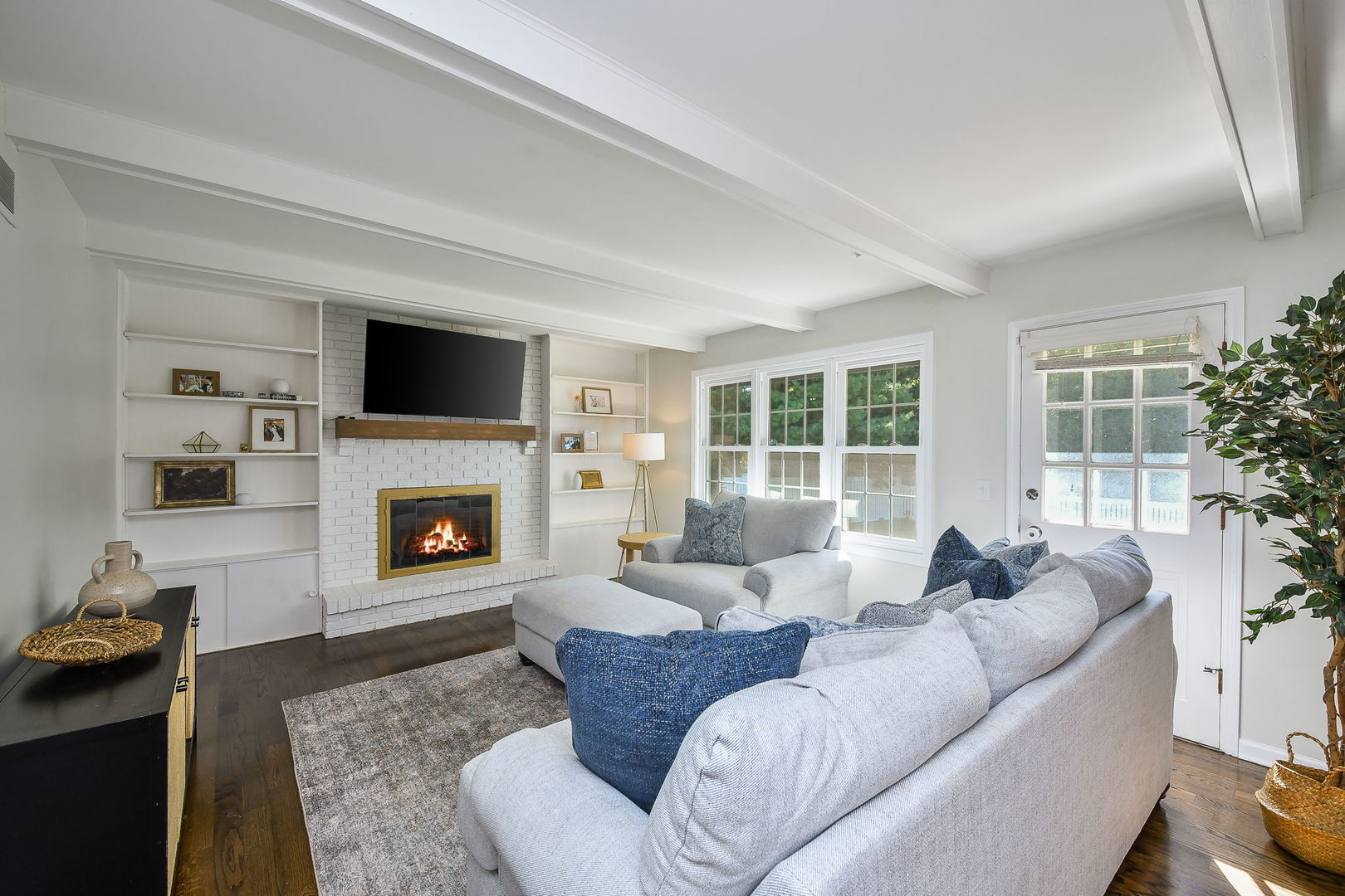 1112 CANDLENUT Drive, Naperville, IL 60540