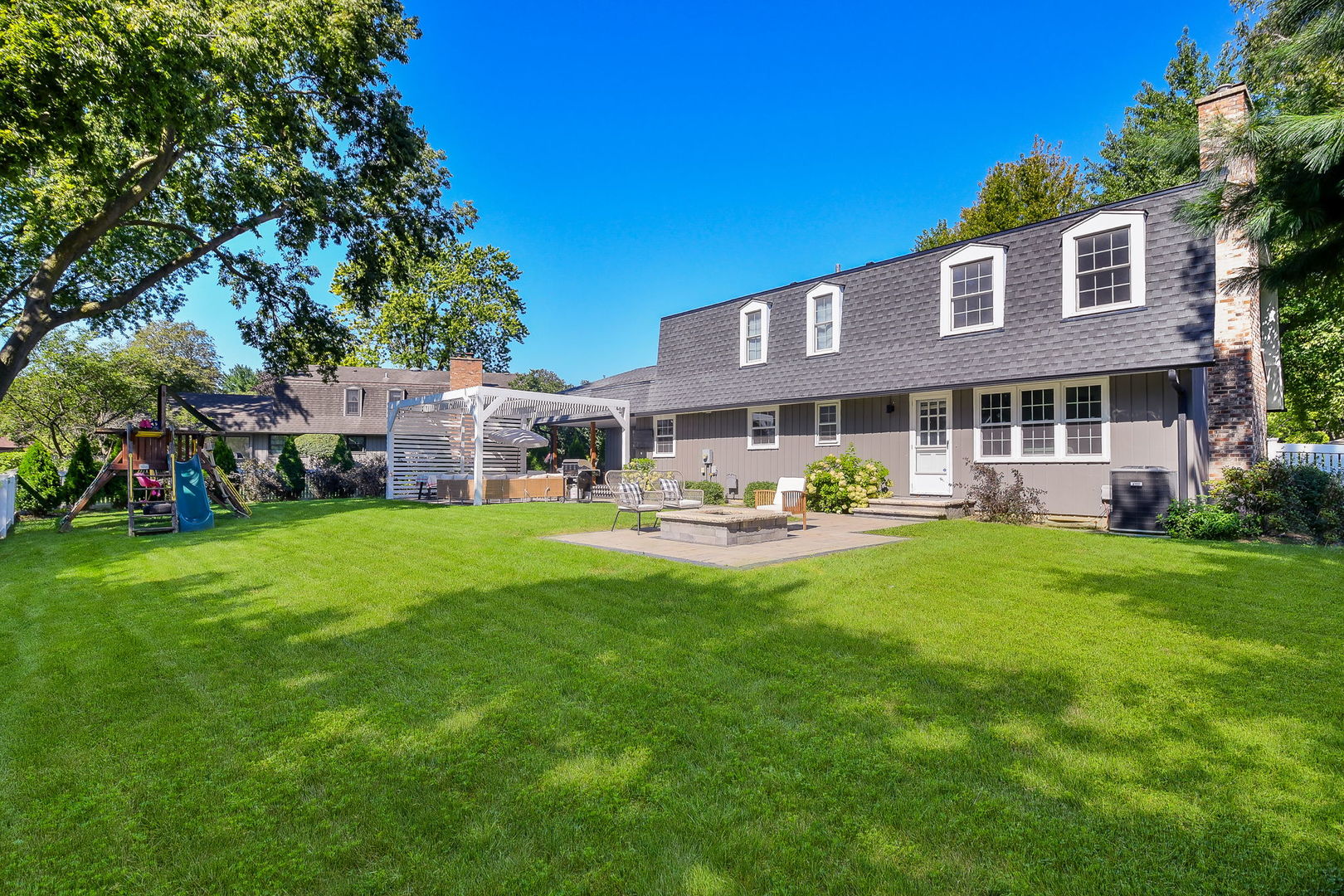 1112 CANDLENUT Drive, Naperville, IL 60540