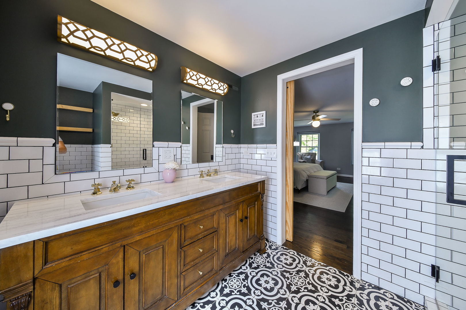 1112 CANDLENUT Drive, Naperville, IL 60540