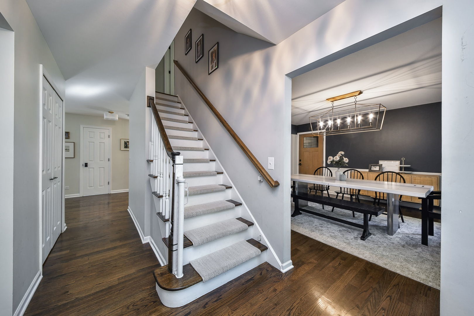 1112 CANDLENUT Drive, Naperville, IL 60540