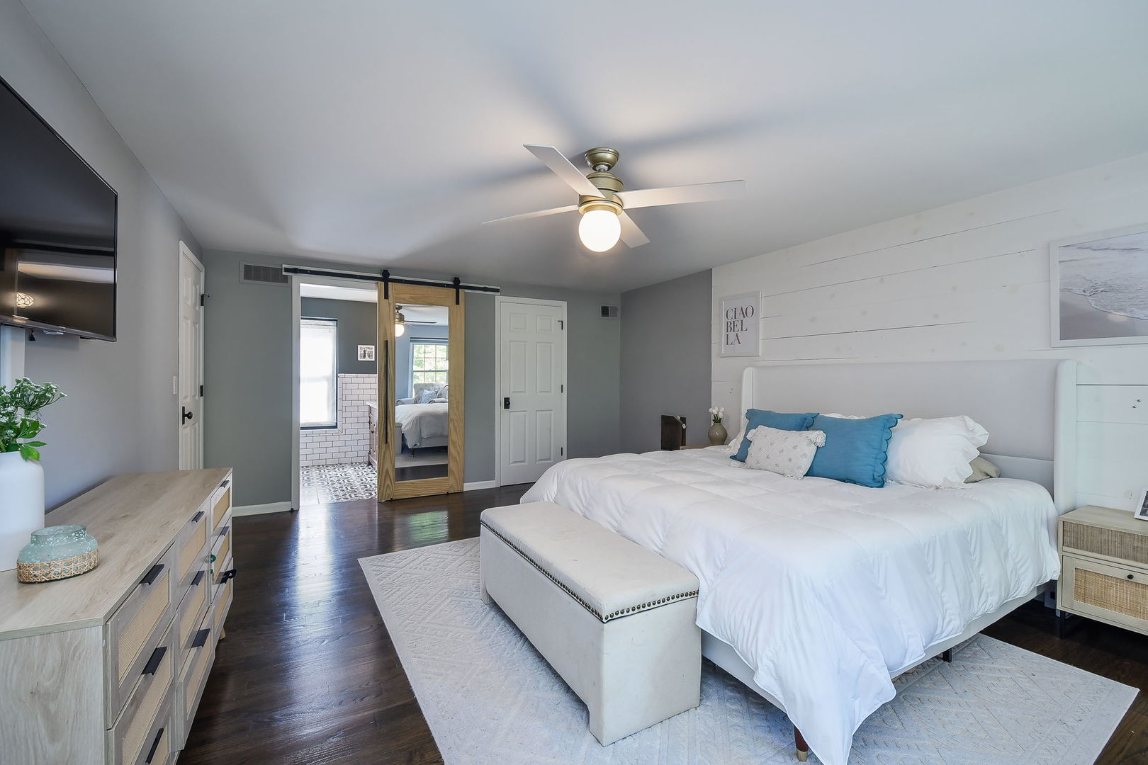 1112 CANDLENUT Drive, Naperville, IL 60540