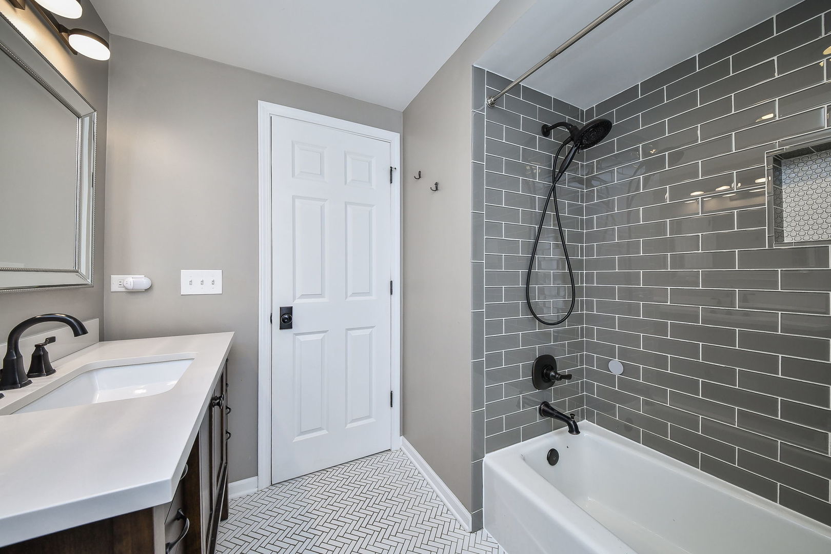 1112 CANDLENUT Drive, Naperville, IL 60540