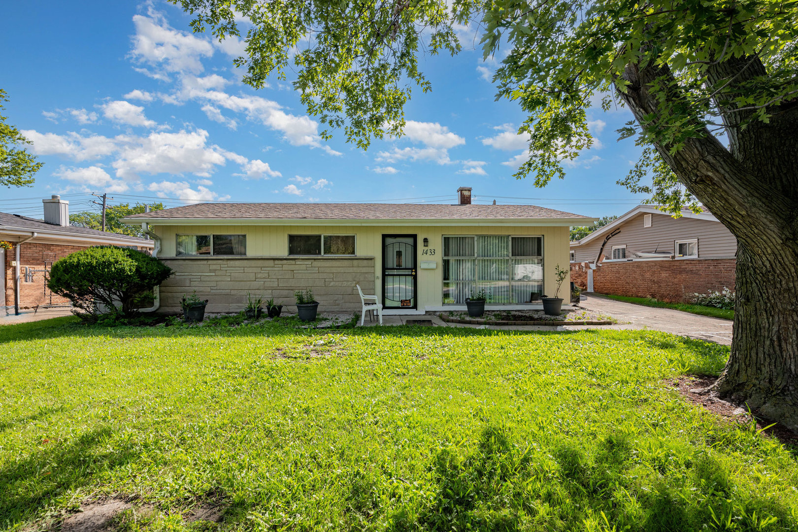 1433 Burnham Avenue, Calumet City, IL 60409